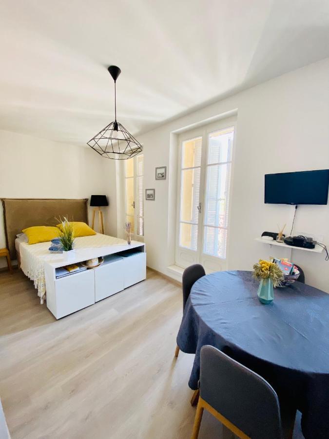 Grand Studio Au Pied Du Panier Apartment Марсилия Екстериор снимка